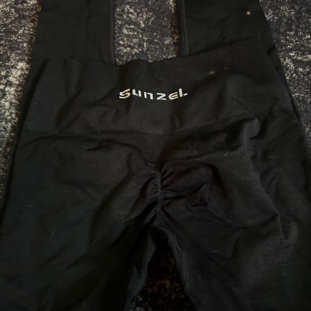 Sunzel Women's High-Waist Scrunch Leggings - Black